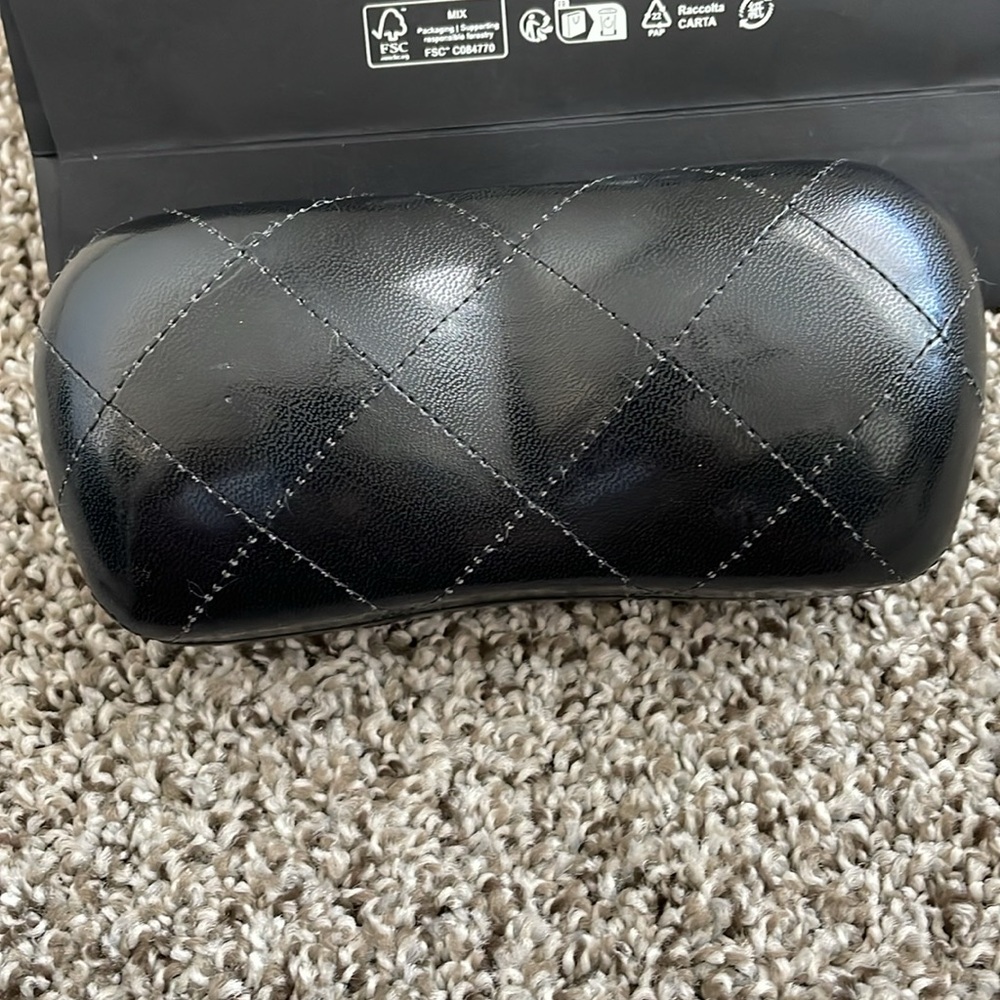 Chanel Pearl Logo Butterfly Sunglasses Black - Picture 14 of 15